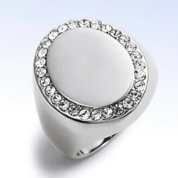 Vince Camuto Jewelry - NEW Vince Camuto Pavé Oval Signet Ring